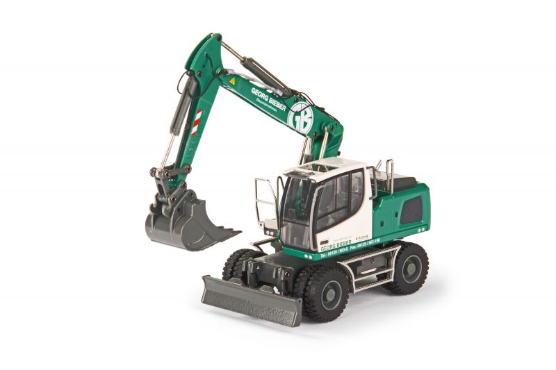 LIEBHERR A 920 Hydraulic excavator with backhoe and clamshell bucket